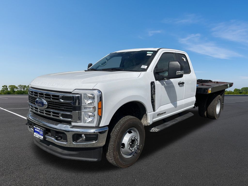 New 2023 Oxford White Ford Platform Body image 3