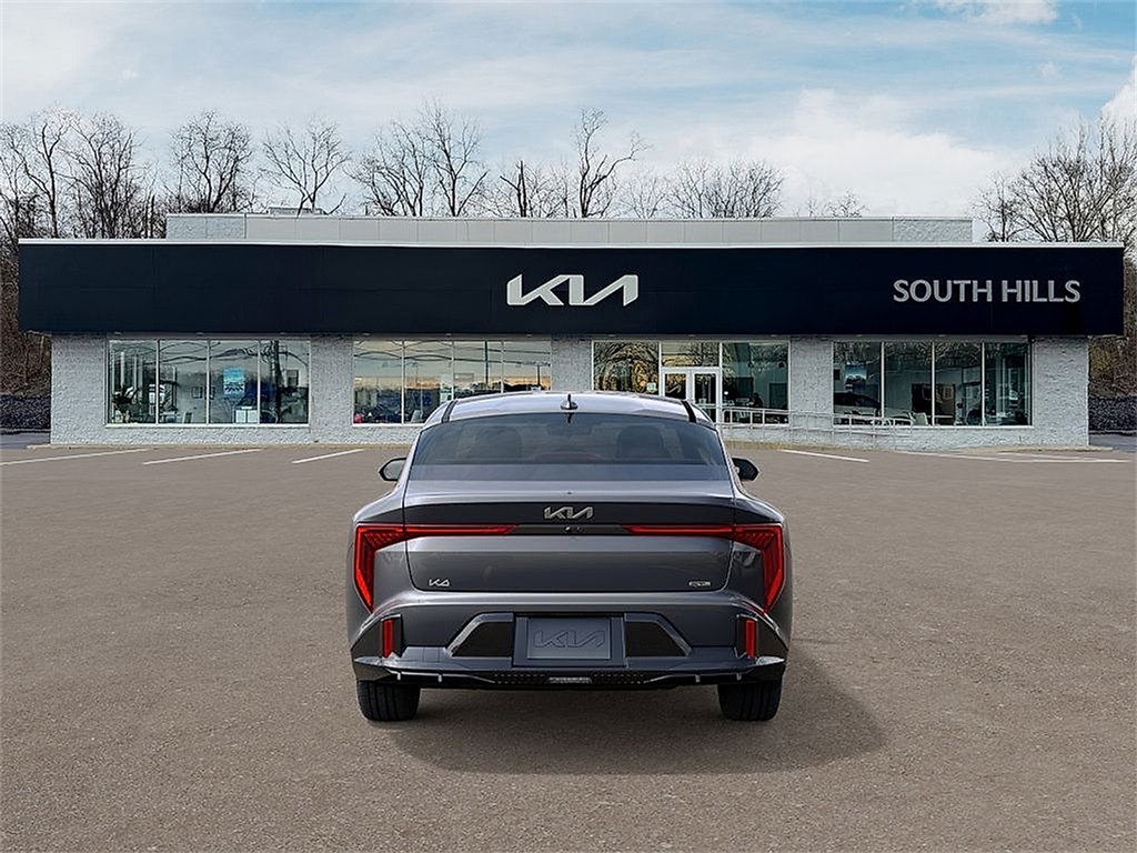2025 Kia K4 GT-Line photo 3