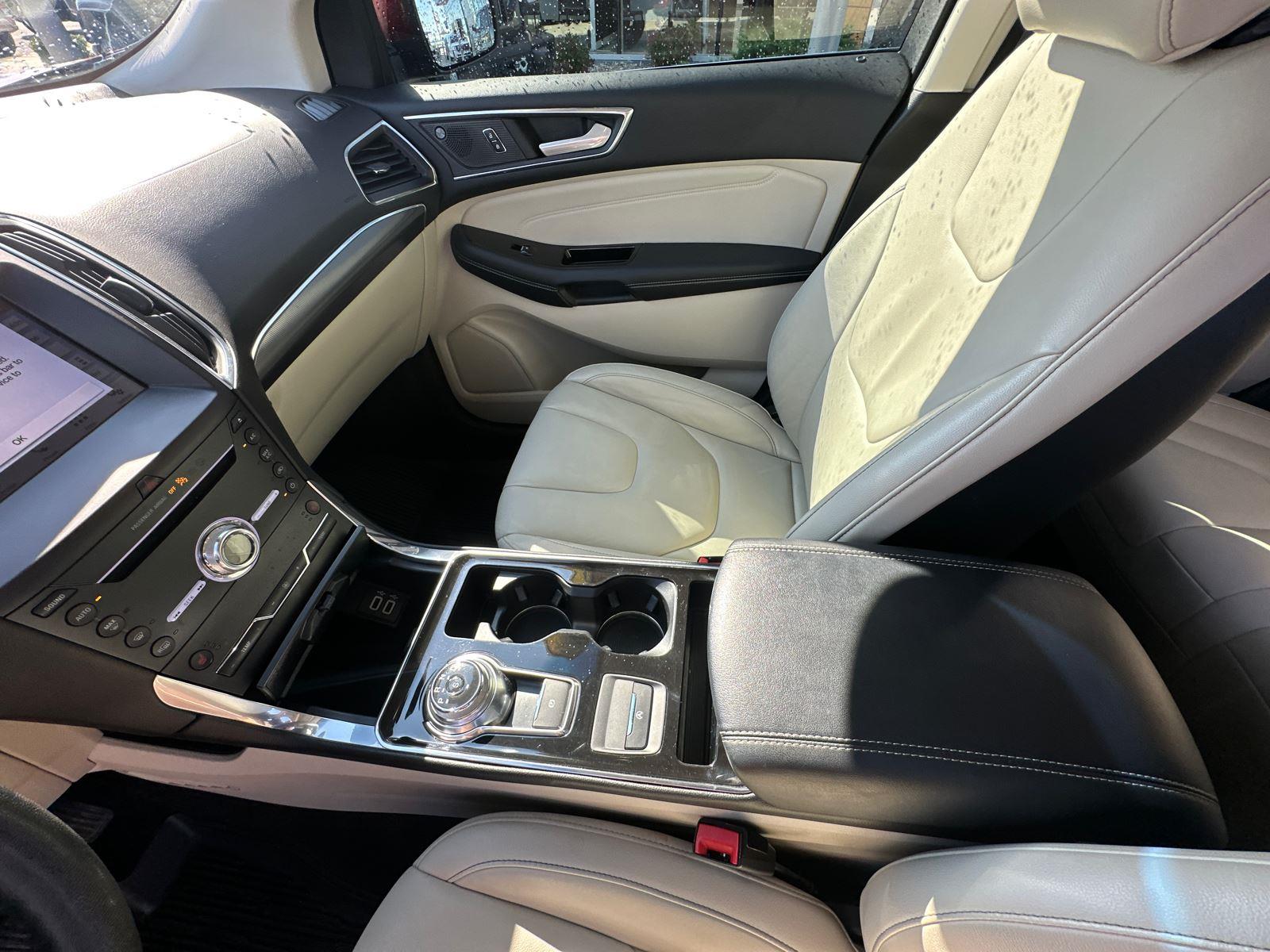2019 Ford Edge Titanium photo 21