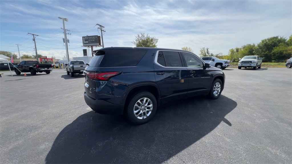 2023 Chevrolet Traverse LS photo 6