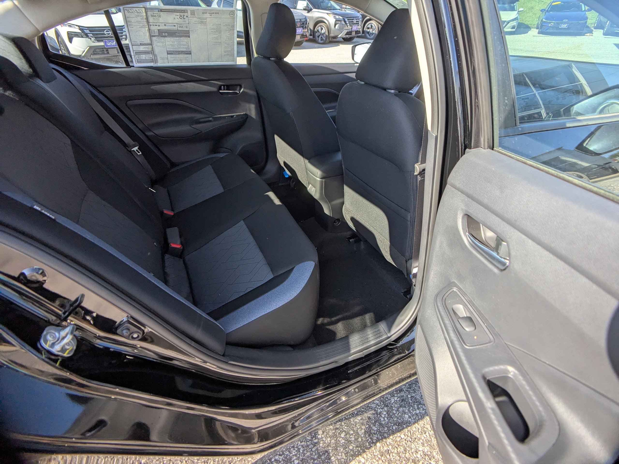 2025 Nissan Versa SV photo 4