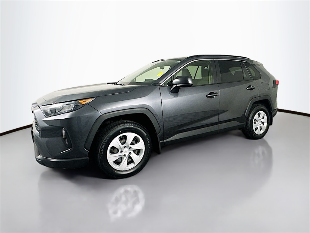 2019 Toyota RAV4 LE photo 4