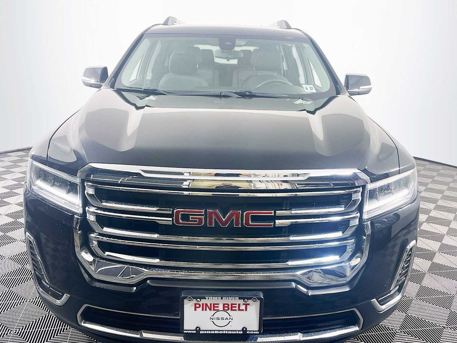 2022 Gmc Acadia SLE photo 2