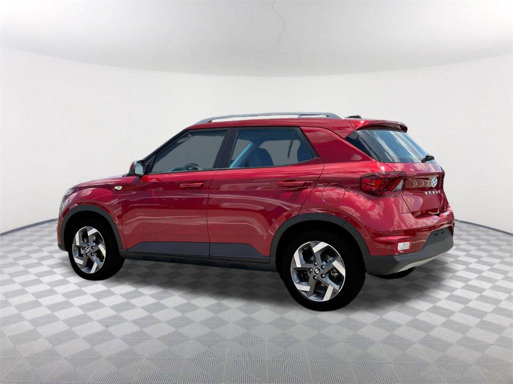 2025 Hyundai Venue Limited photo 3