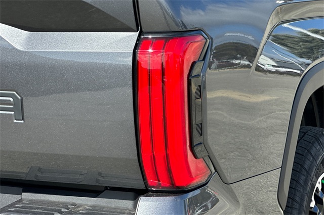 2025 Toyota Tundra SR5 CrewMax photo 29
