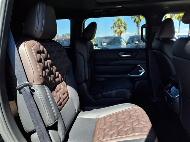 2026 Nissan Armada Platinum photo 5