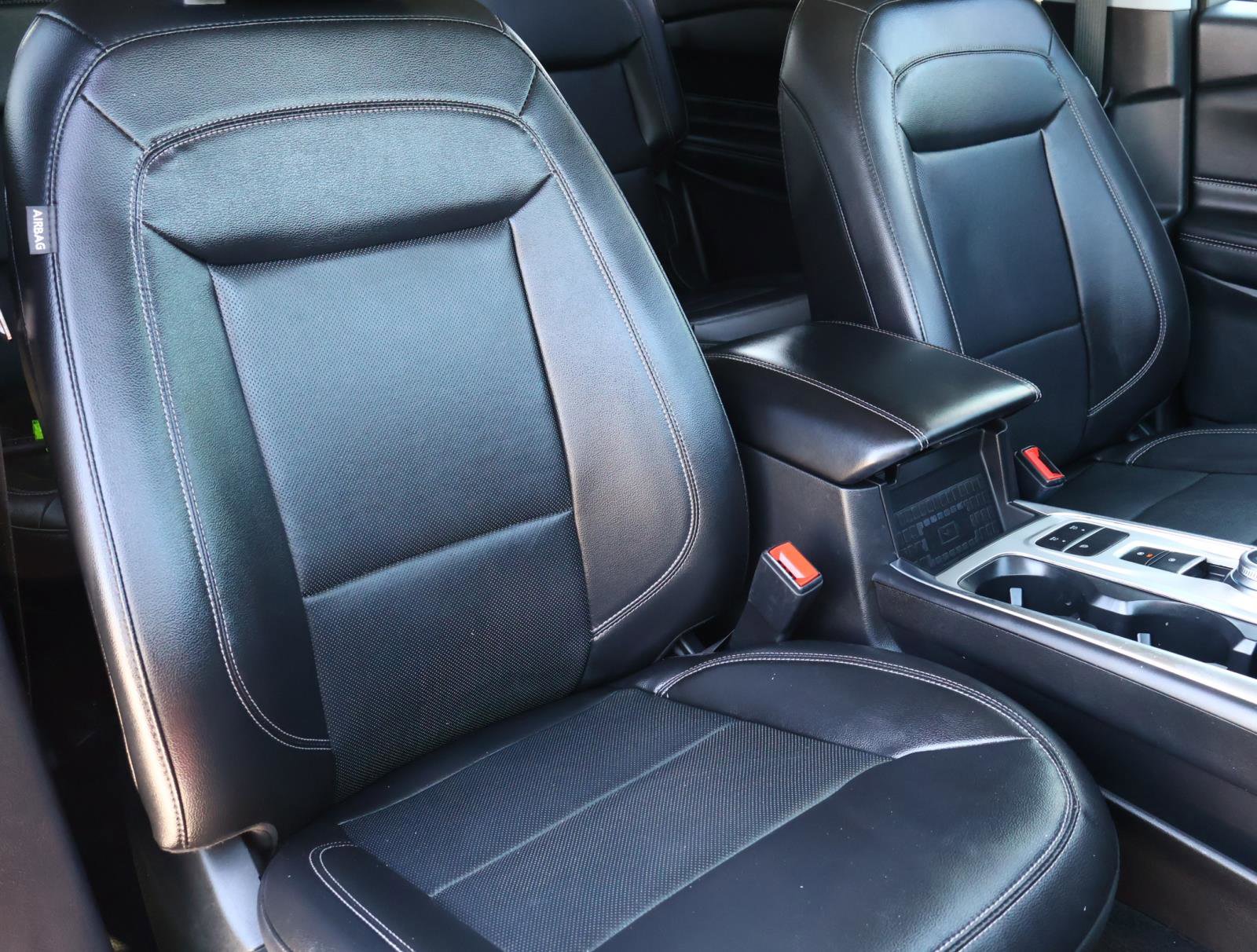 2022 Ford Explorer Limited photo 17
