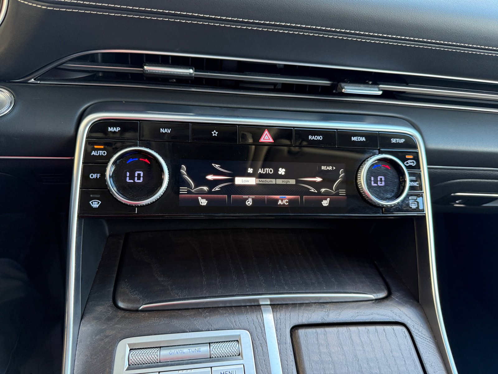 2024 Genesis GV80 2.5T photo 17