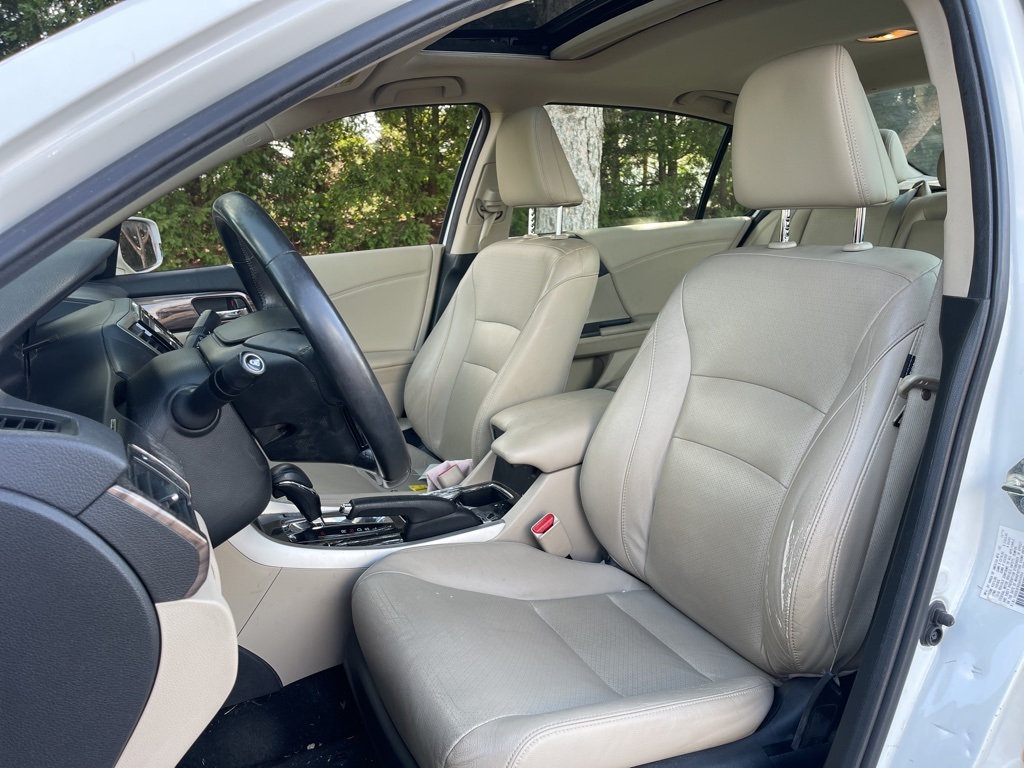 2016 Honda Accord EX-L photo 11