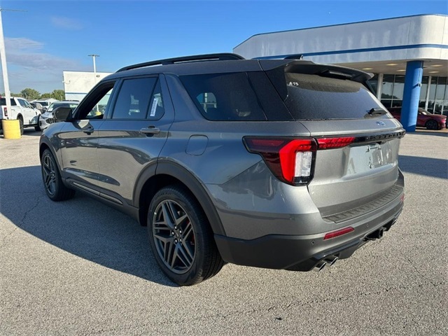 2025 Ford Explorer ST photo 3