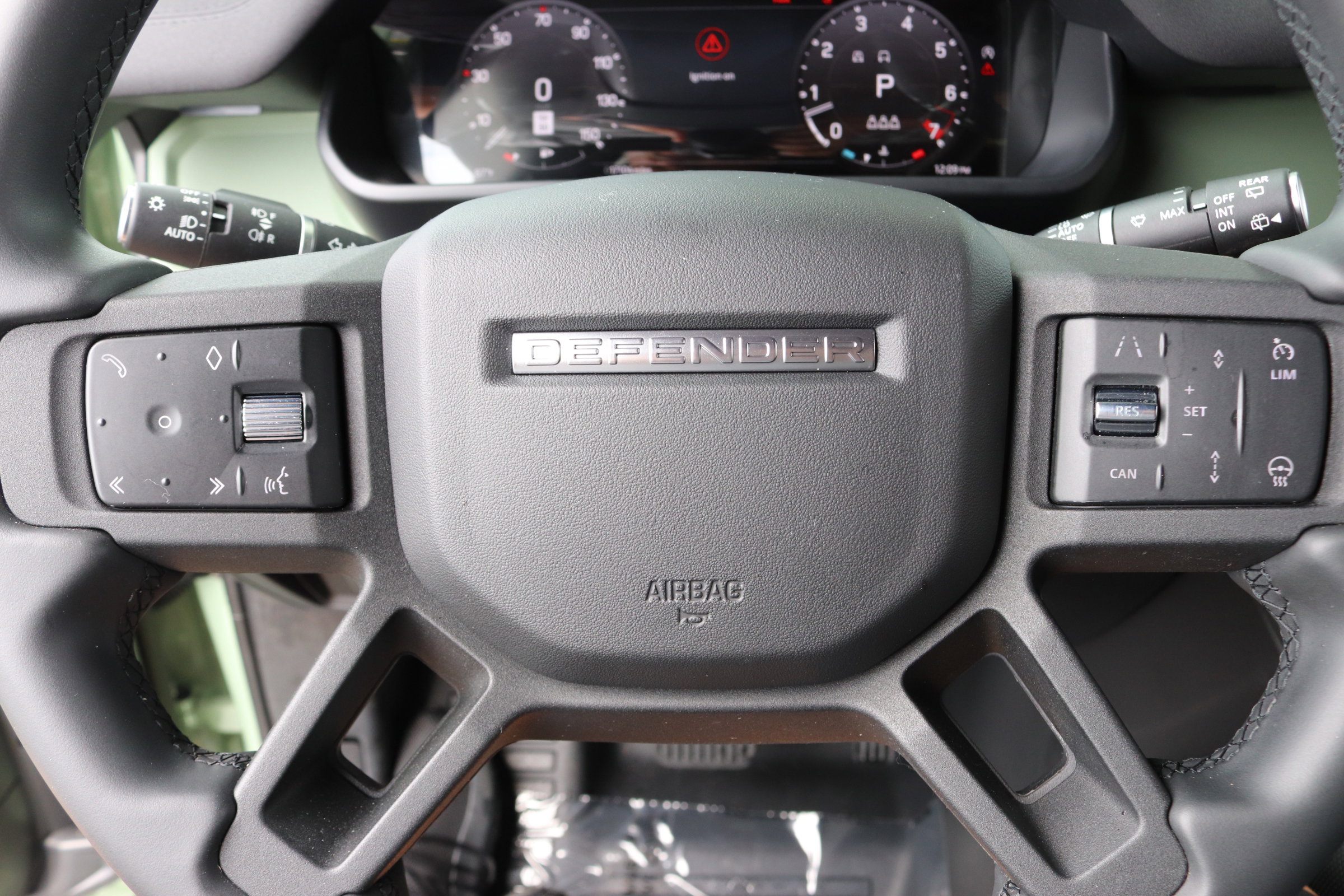 2023 Land Rover Defender photo 16