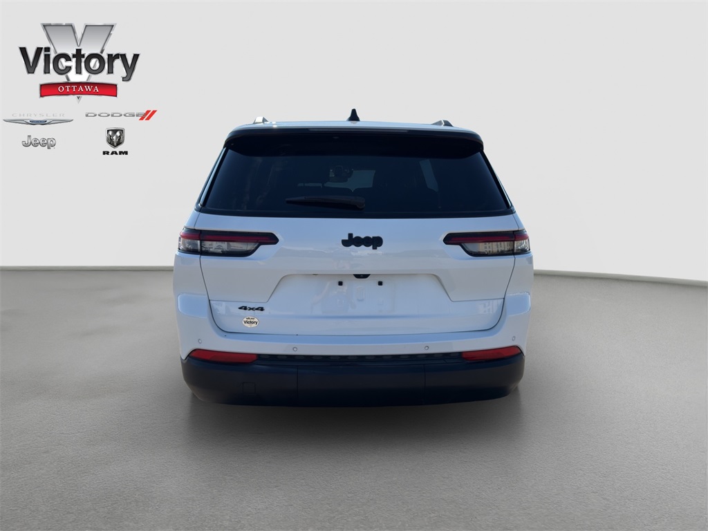 2023 Jeep Grand Cherokee Laredo Altitude photo 5