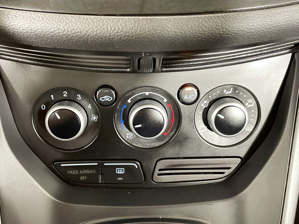 2014 Ford Escape S photo 16