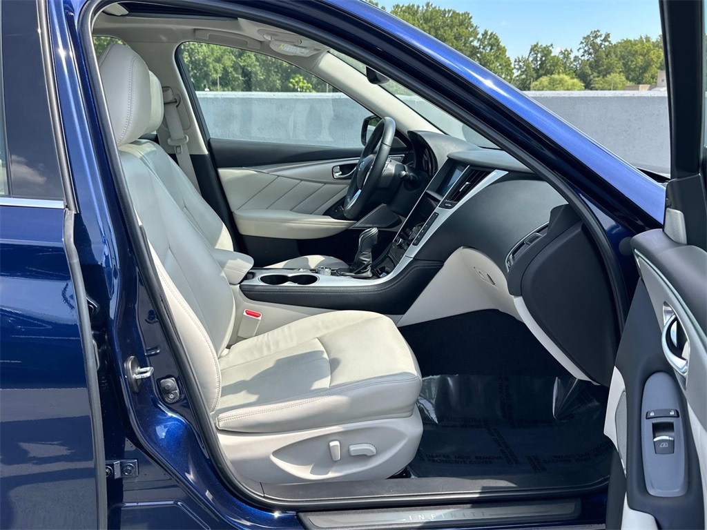 2022 Infiniti Q50 LUXE AWD photo 21