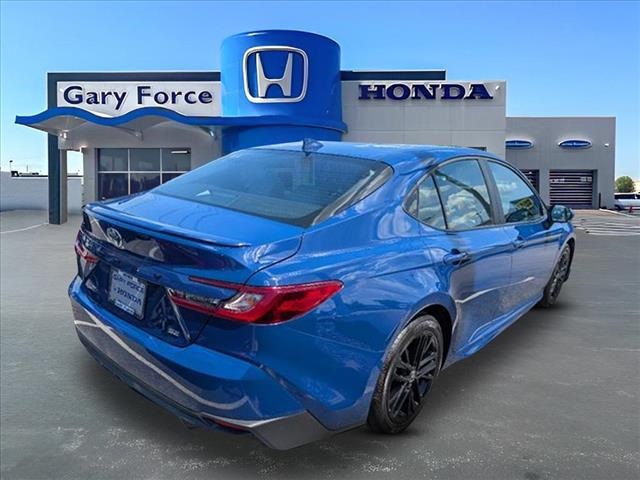 2025 Toyota Camry SE photo 2