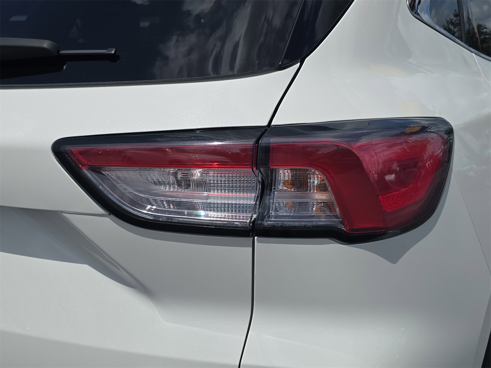 2021 Ford Escape Titanium photo 3