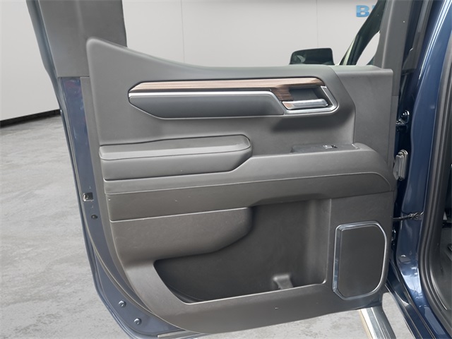 2022 Chevrolet Silverado LT 1500 photo 23