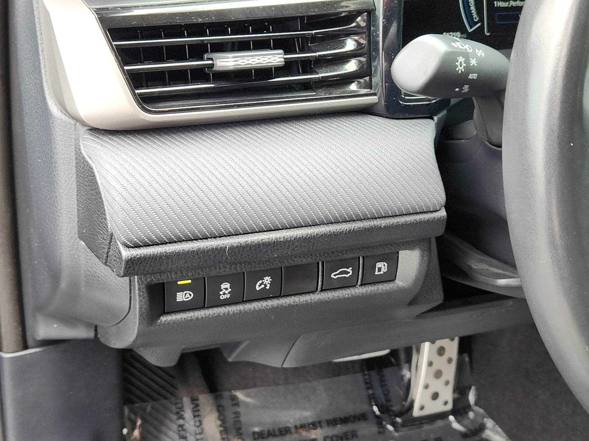 2025 Toyota Camry SE photo 12