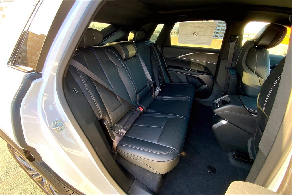 2025 Cadillac Lyriq Luxury photo 27