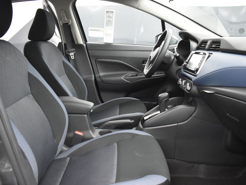 2025 Nissan Versa 1.6 SV photo 21