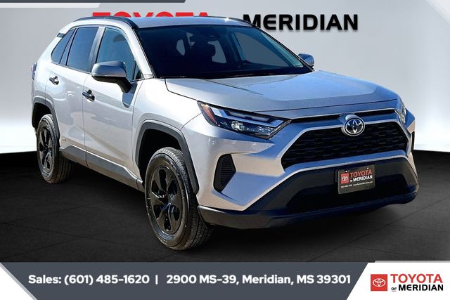 2024 Toyota RAV4 XLE's photo
