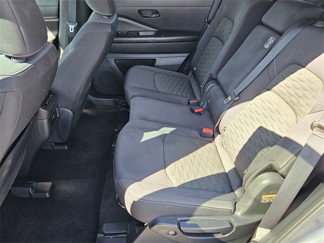 2024 Nissan Pathfinder SV photo 12