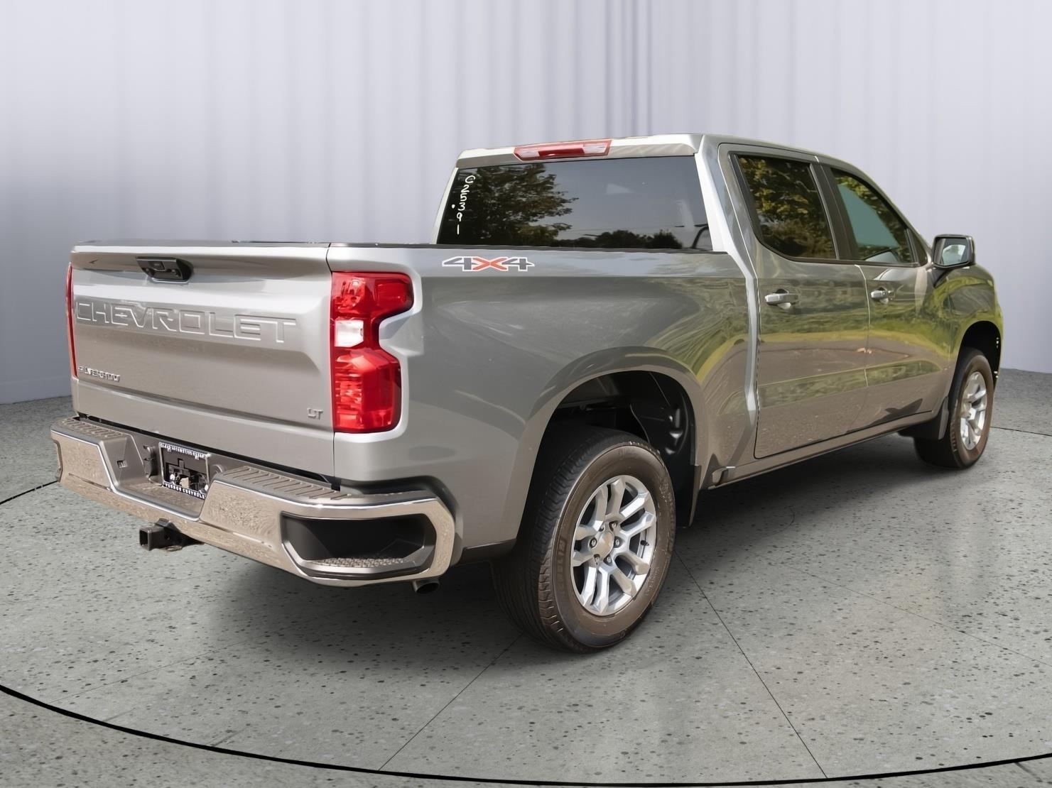 2025 Chevrolet Silverado 1500 LT photo 8