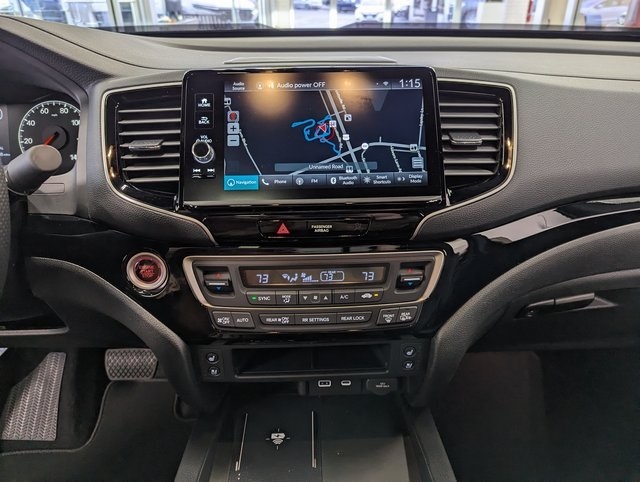 2025 Honda Ridgeline Black Edition photo 11