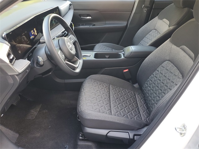 2025 Nissan Kicks SV photo 6