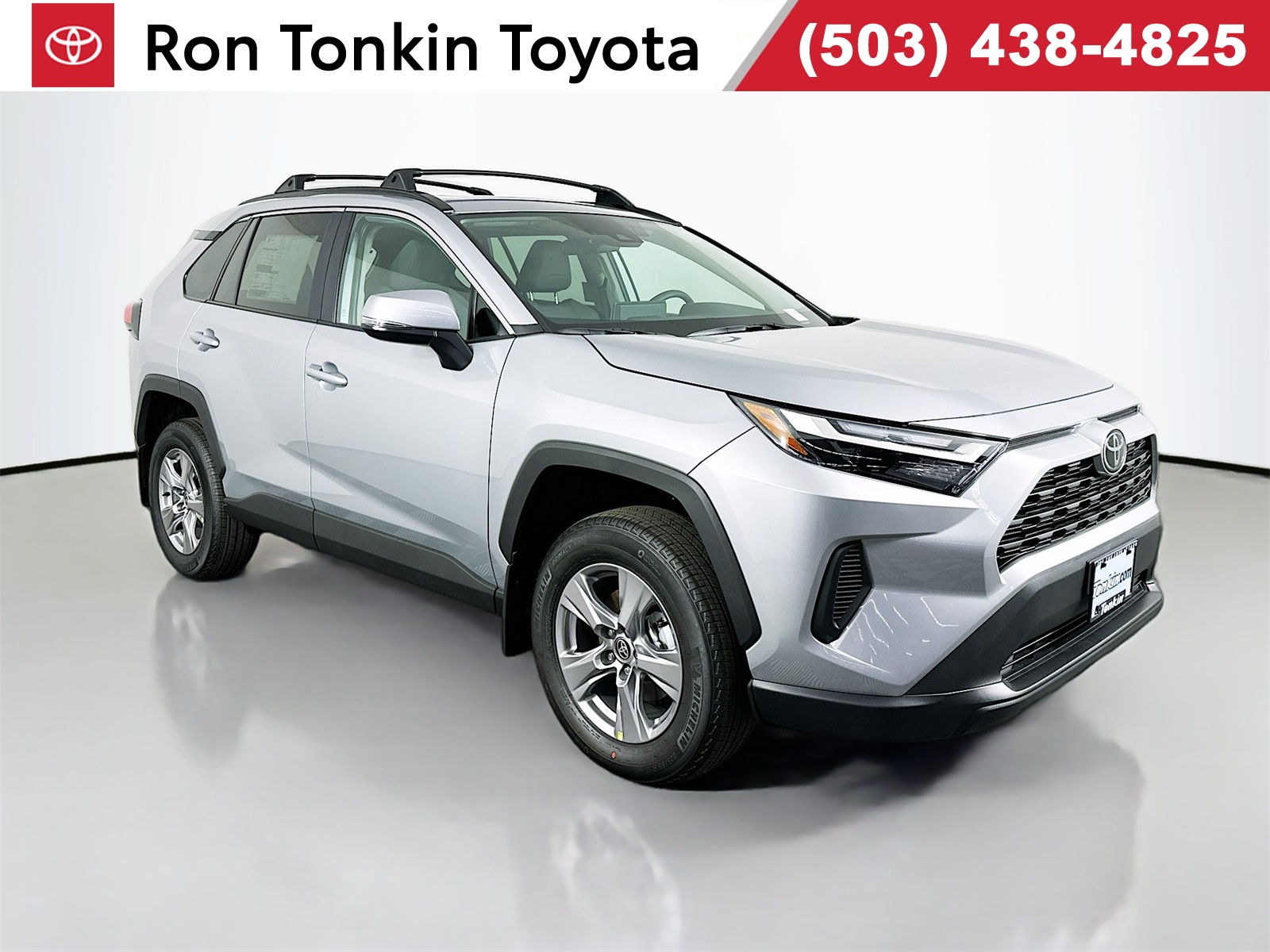 2025 Toyota RAV4 XLE's photo