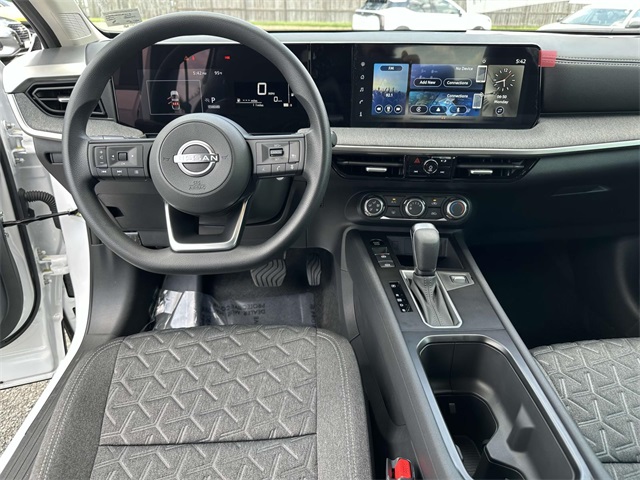 2025 Nissan Kicks SV photo 17