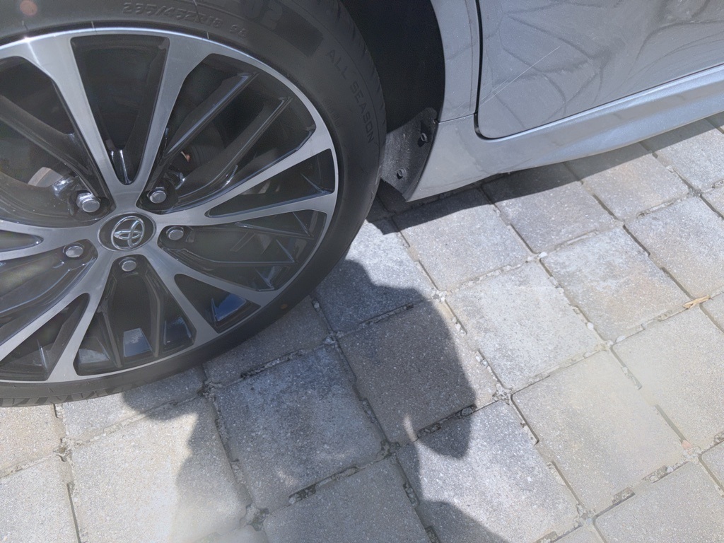 2020 Toyota Camry SE photo 8