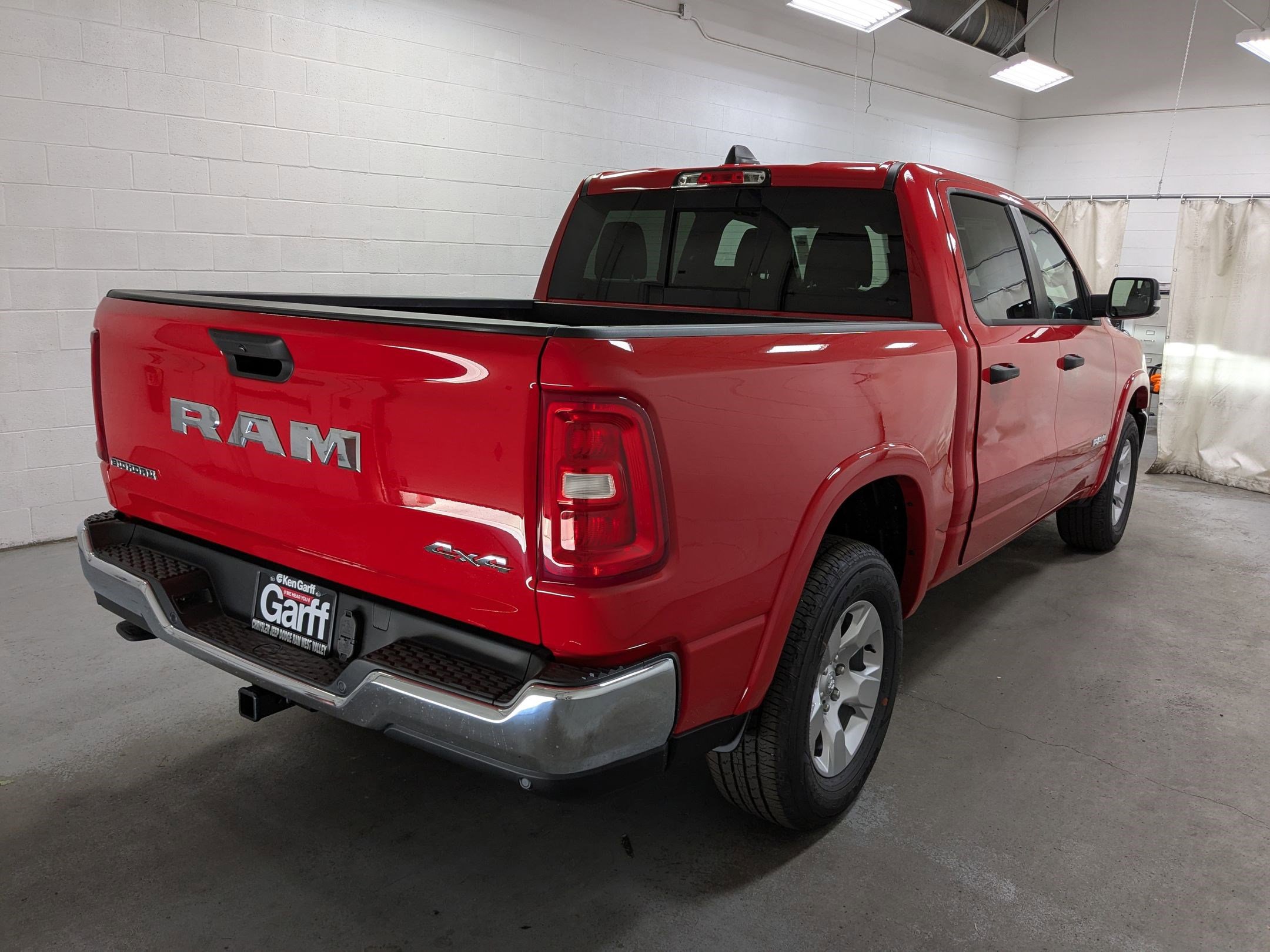 2025 Ram 1500 Big Horn photo 3
