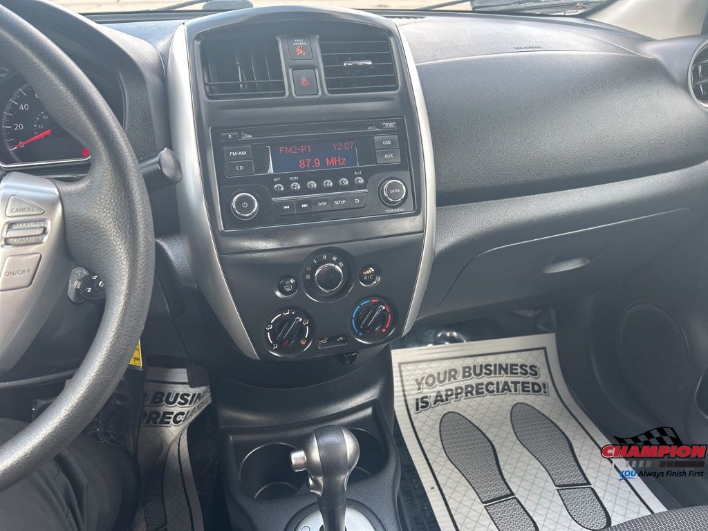 2016 Nissan Versa 1.6 SV photo 12