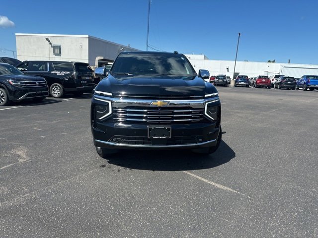 2025 Chevrolet Tahoe Premier photo 2