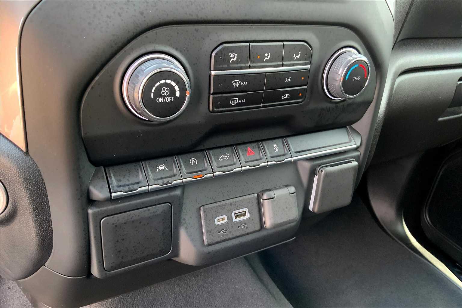 2023 Chevrolet Silverado 1500 Custom photo 30