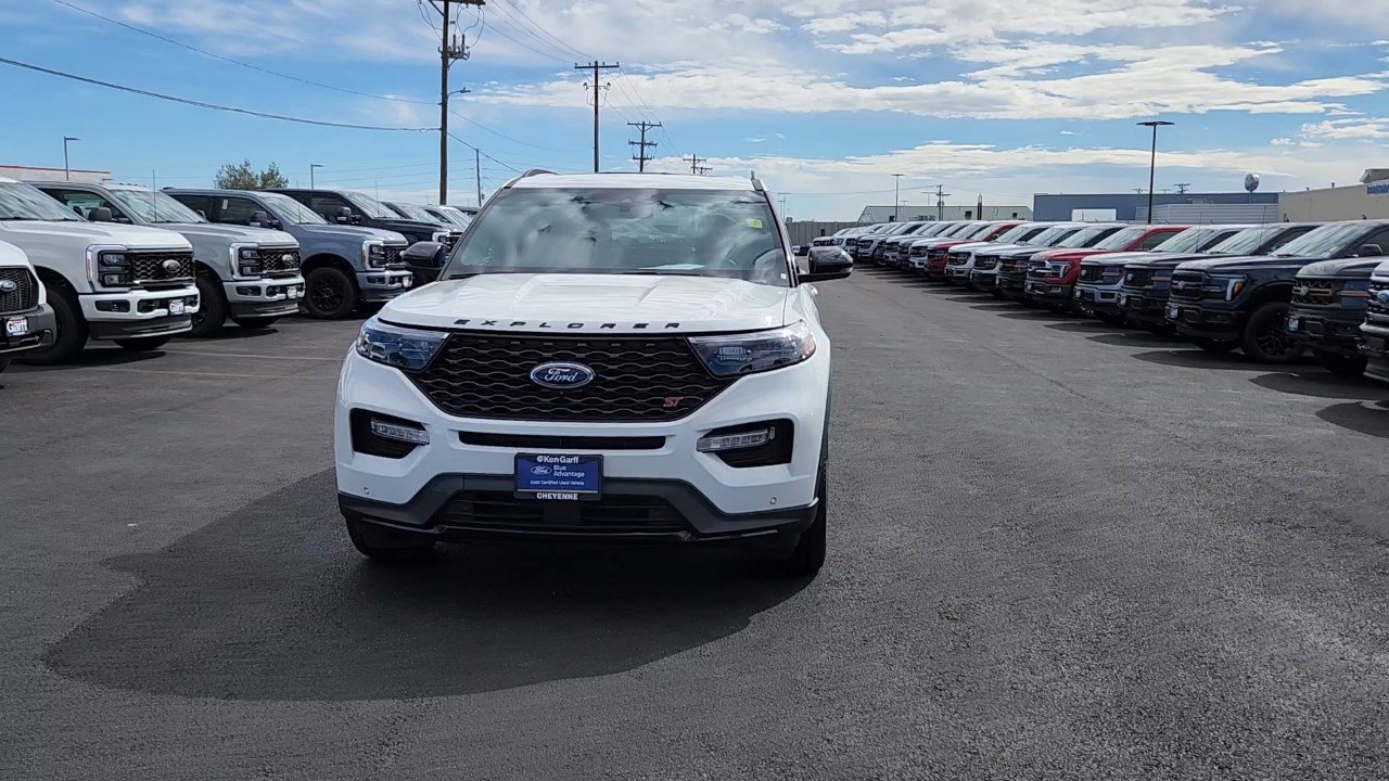 2022 Ford Explorer ST photo 4