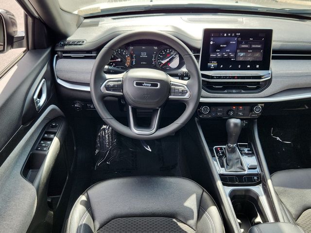 2024 Jeep Compass Latitude photo 8