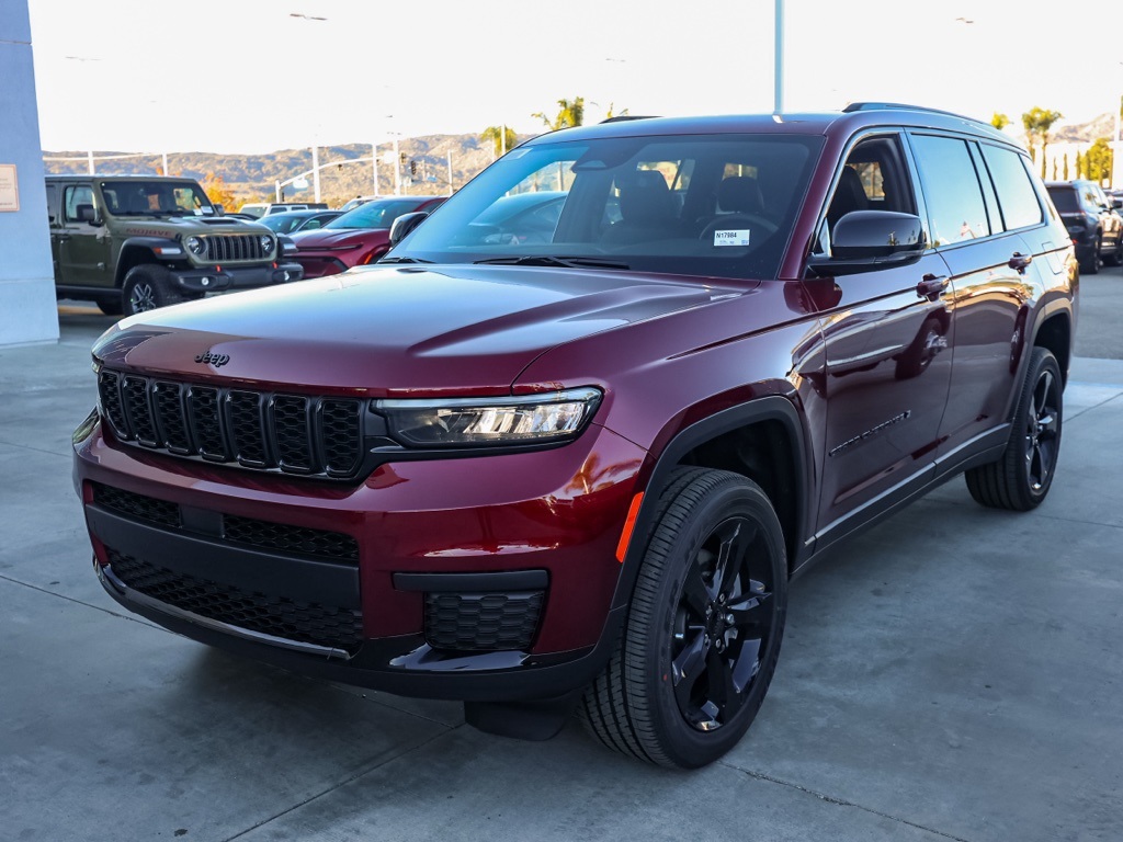 New 2025 Velvet Red Pearl-Coat Exterior Paint Jeep Altitude X image 7