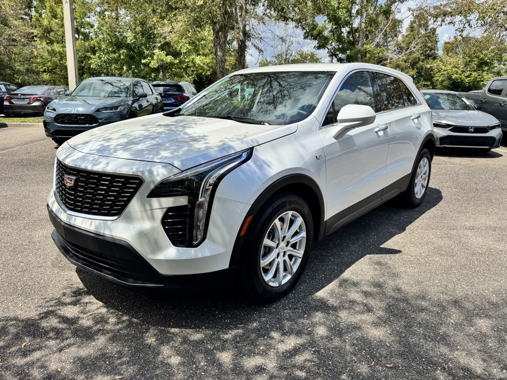 2023 Cadillac XT4 Luxury photo 3