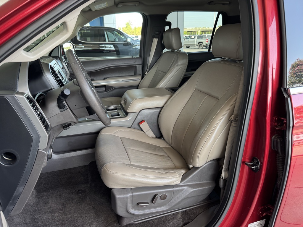 2018 Ford Expedition XLT photo 16