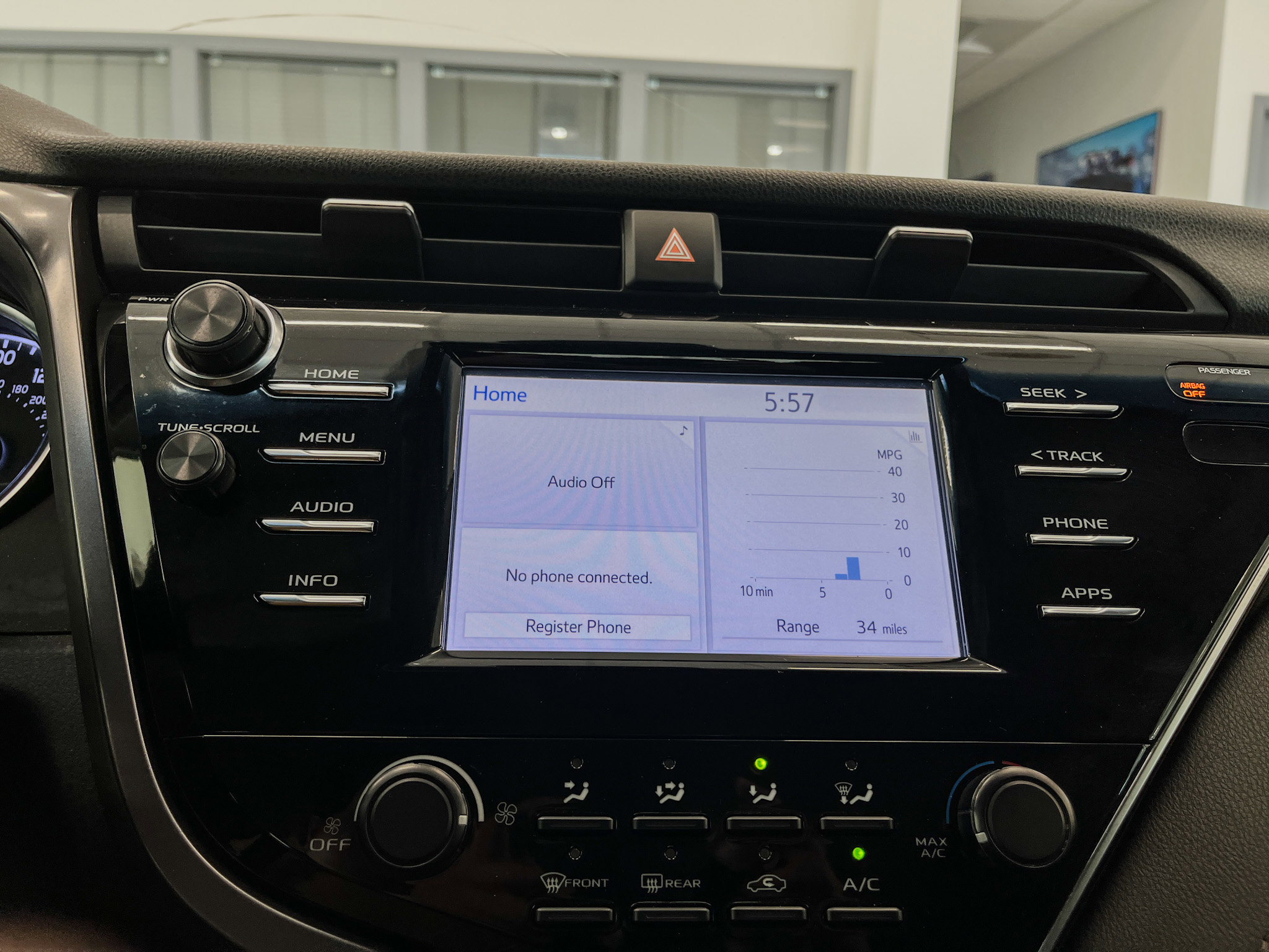2018 Toyota Camry LE photo 21