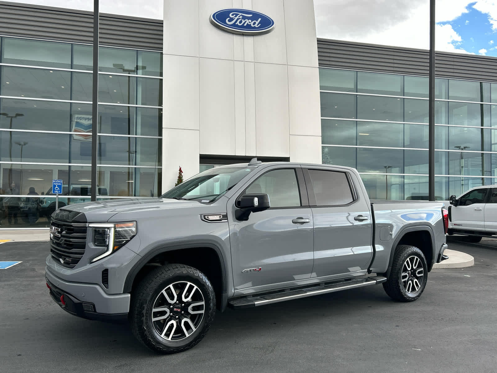 2025 GMC Sierra 1500 AT4's photo