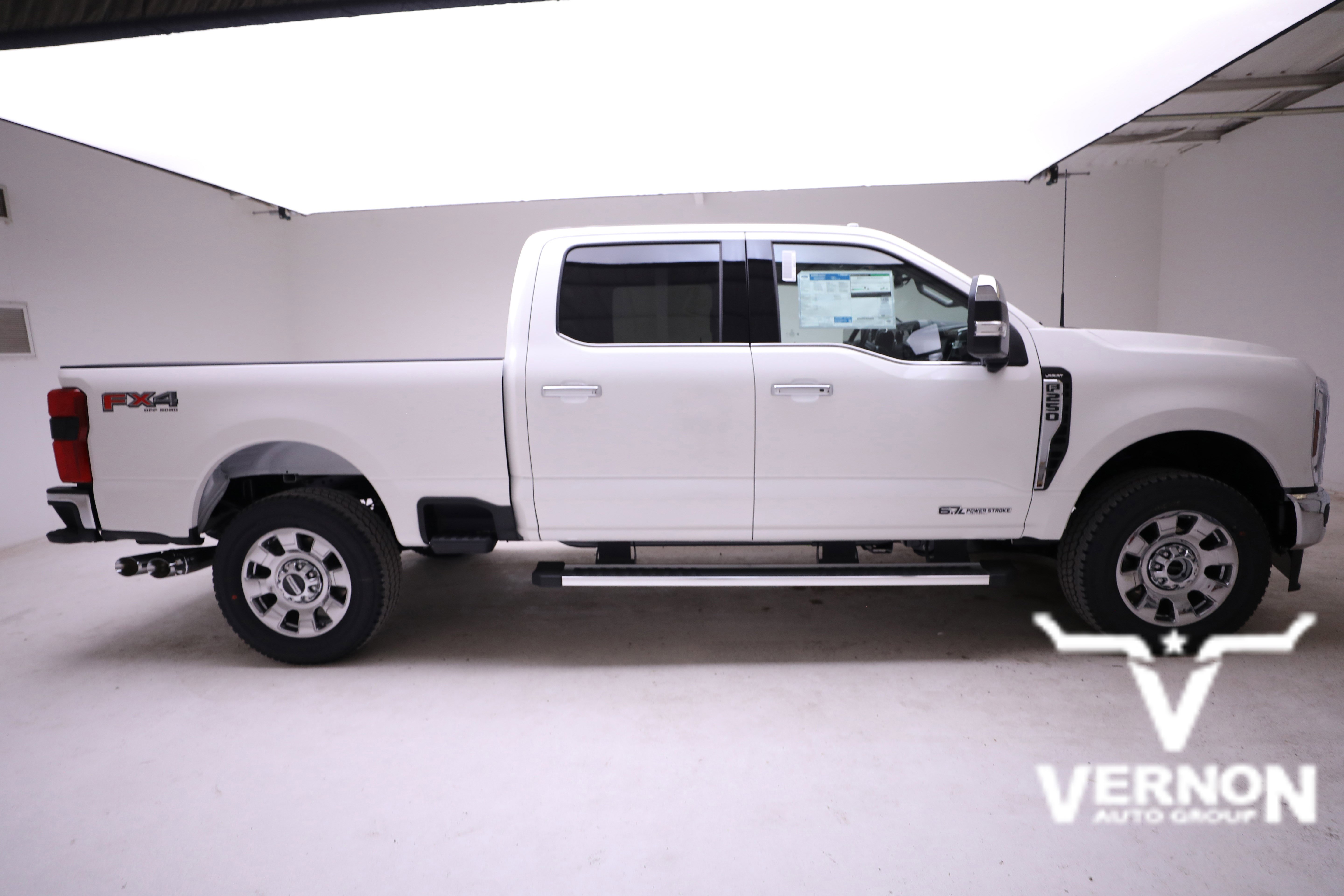 2026 Ford F-250 Lariat photo 3