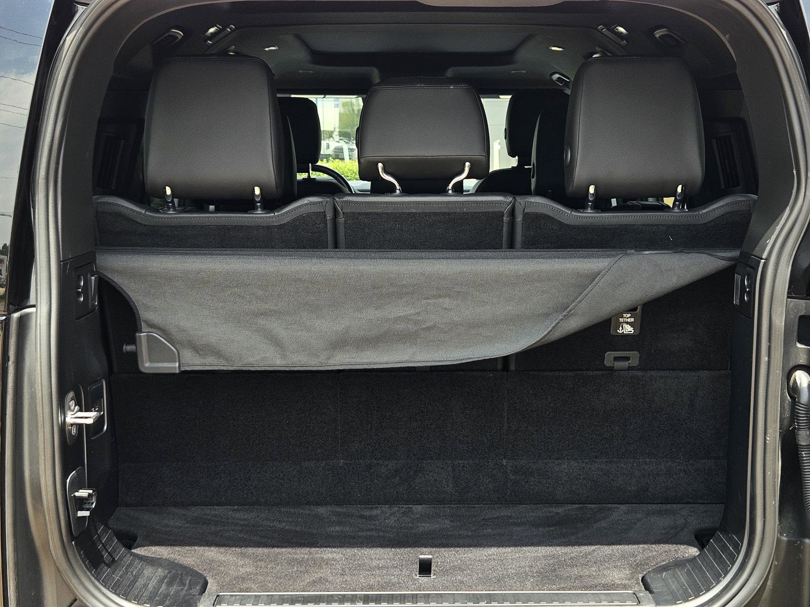 2024 Land Rover Defender X-Dynamic SE photo 10