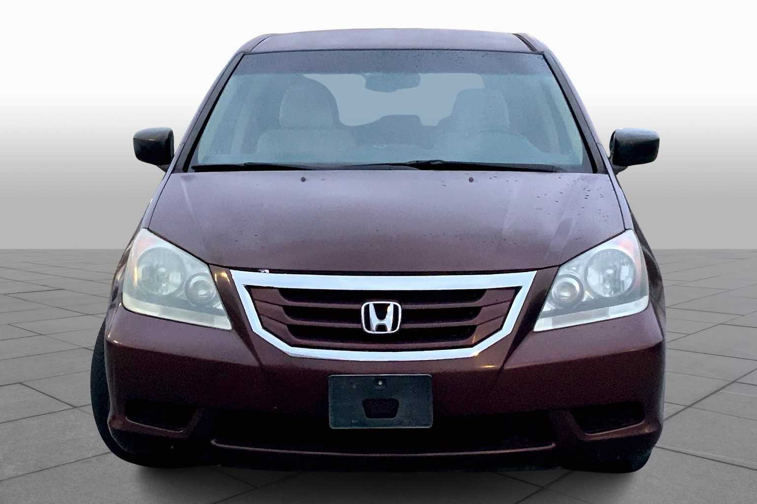 2010 Honda Odyssey LX photo 3