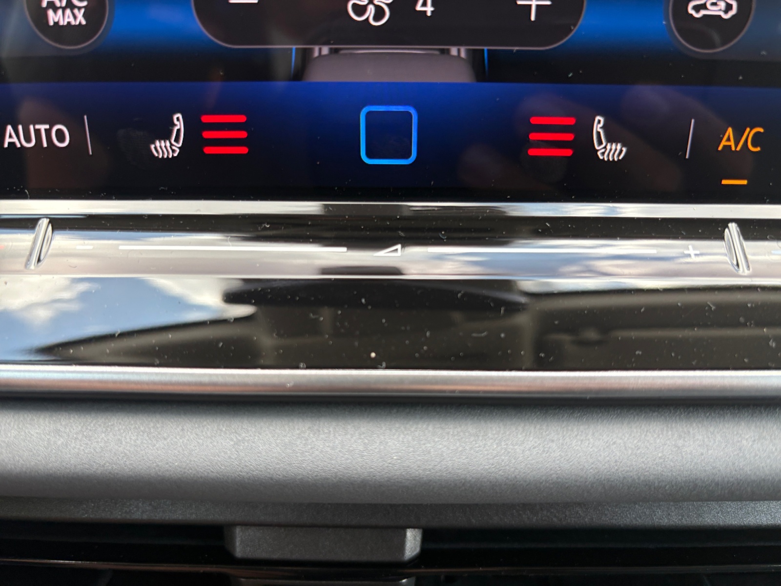2025 Volkswagen Tiguan SE photo 21