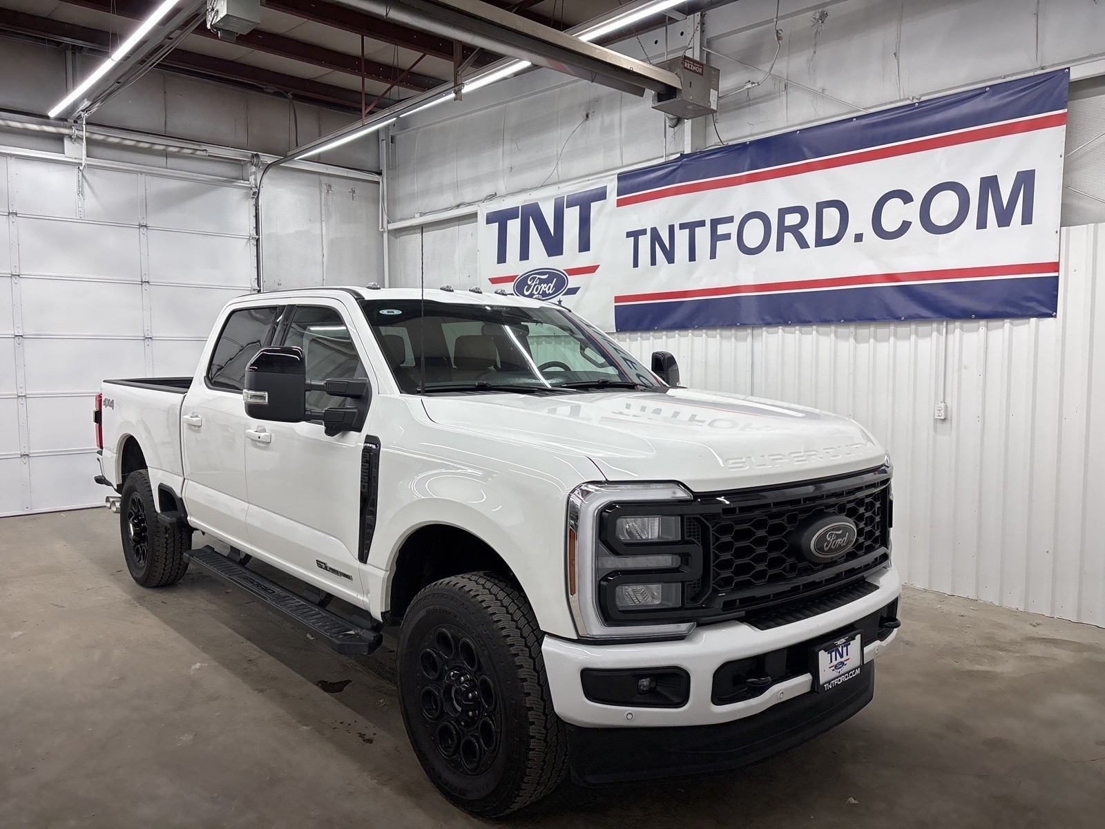 2025 Ford F-250 Lariat photo 2
