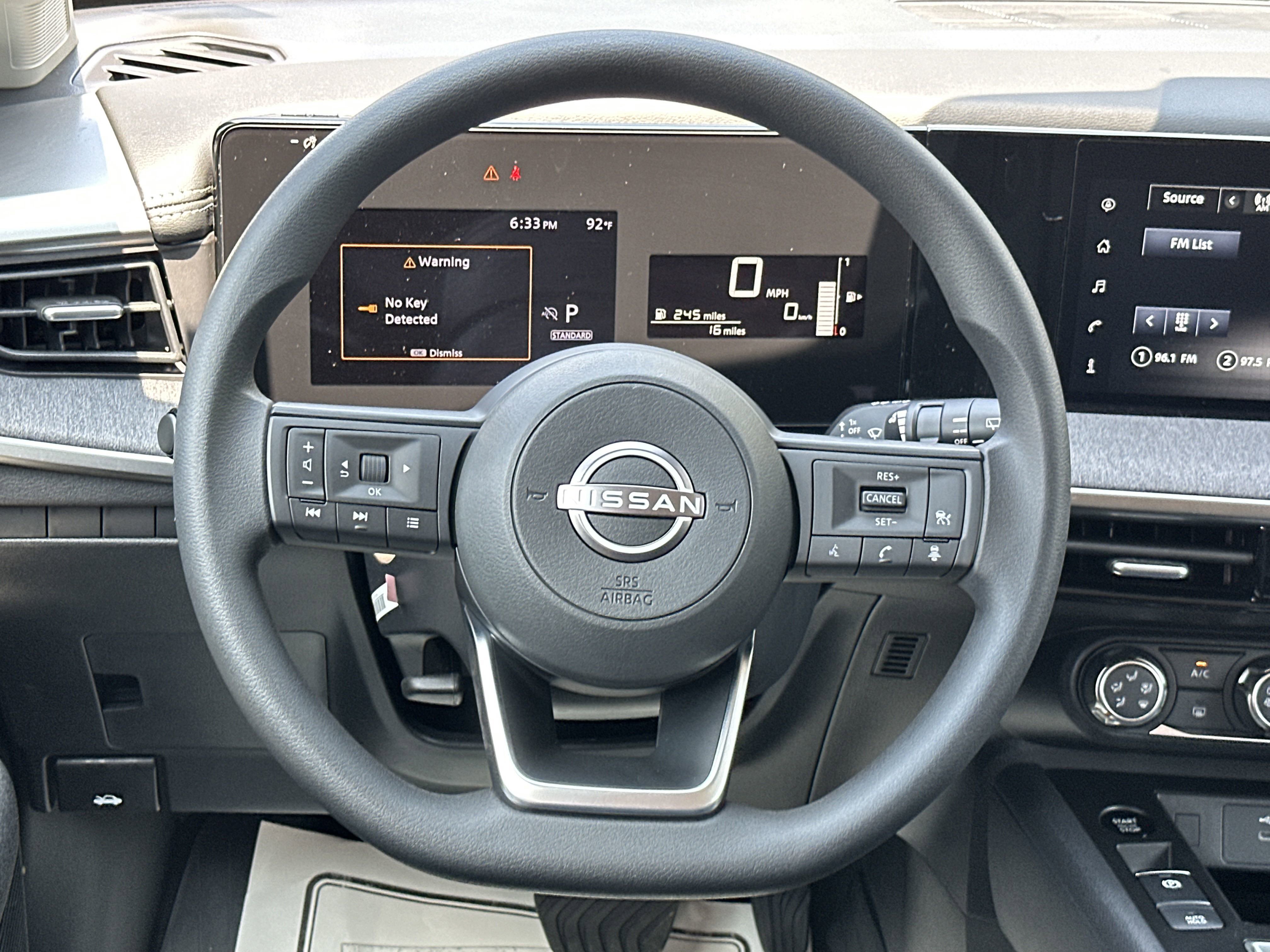 2025 Nissan Kicks SV photo 4