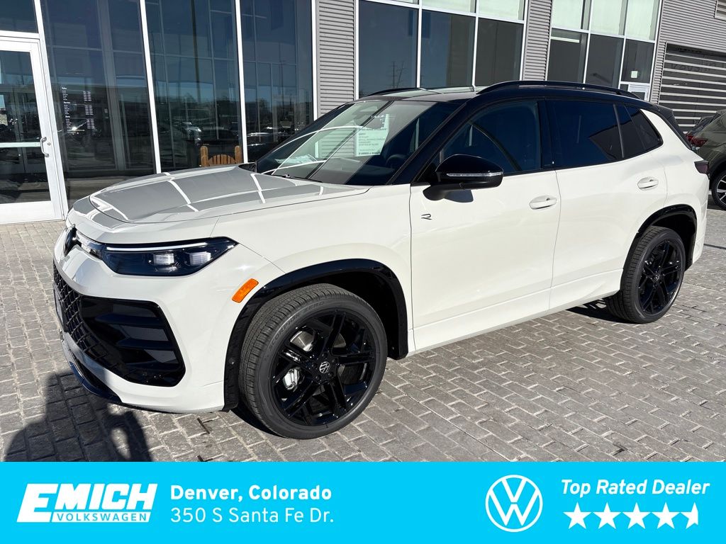 2026 Volkswagen Tiguan SE R-LINE BLACK's photo